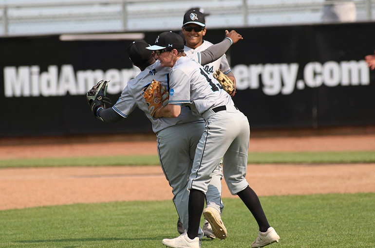 Blue Jays Hold Off Babson, Advance at College World Series